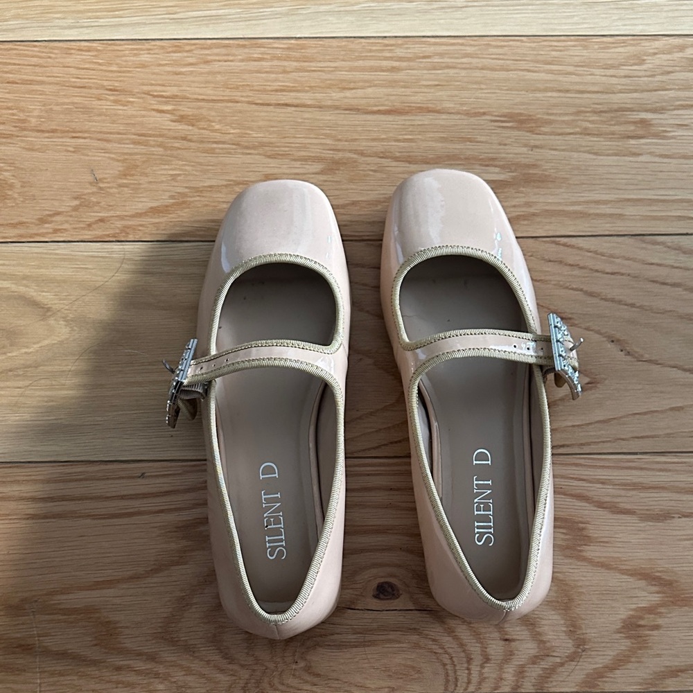 Women's Cream Mary Jane Shoes